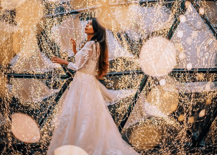 Ball-Gown Princess V-neck Chapel Train Tulle Wedding Dress With Beading Sequins2